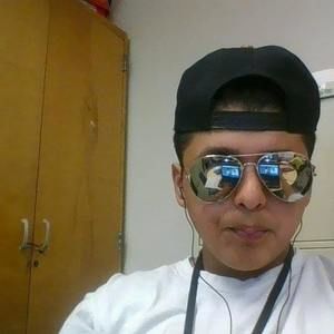 Meet your Posher, Tomas